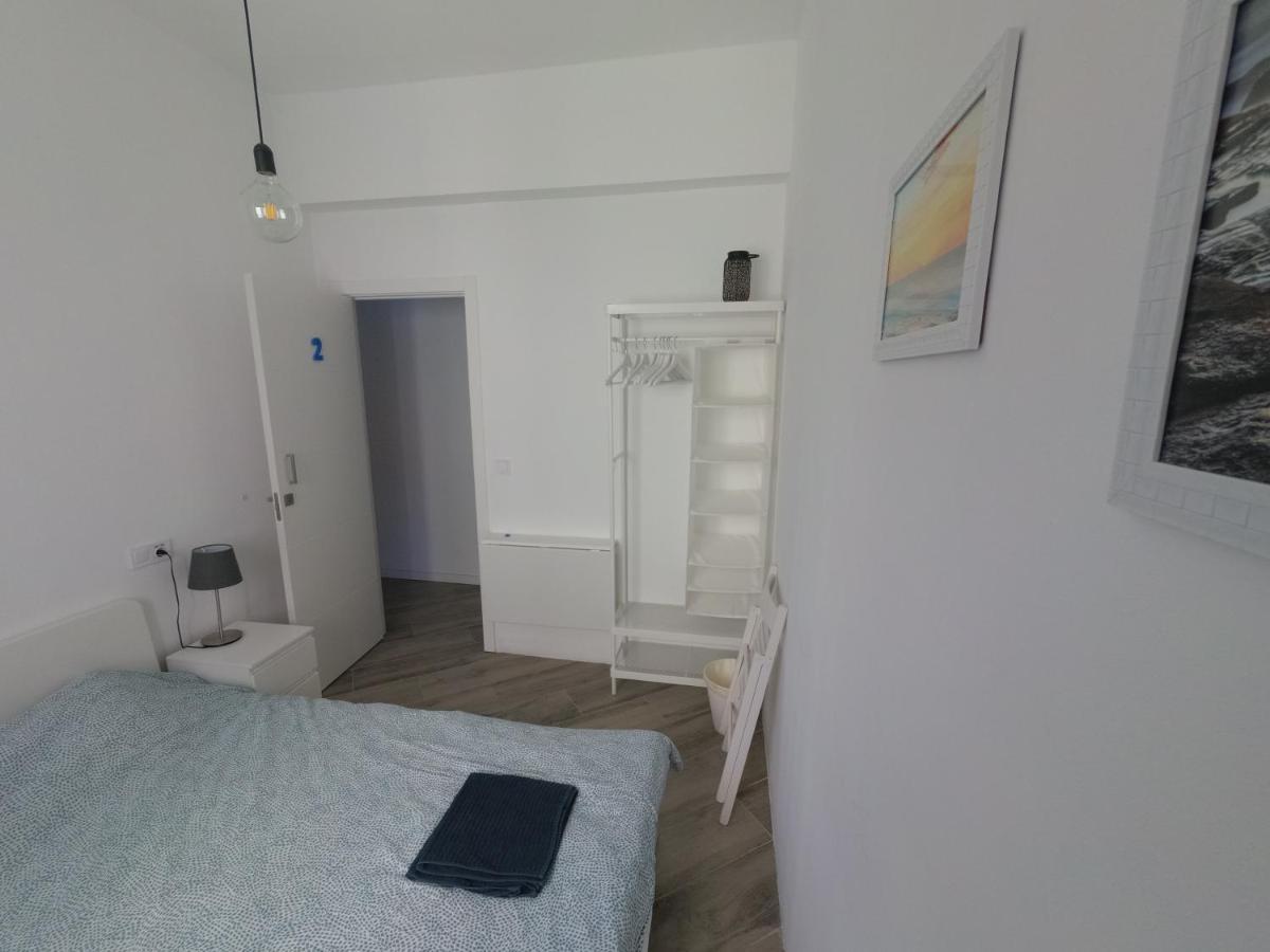 Room With Private Bathroom - Vivienda Vacacional Out Of Blue سانتا كروث ذي لا بال المظهر الخارجي الصورة