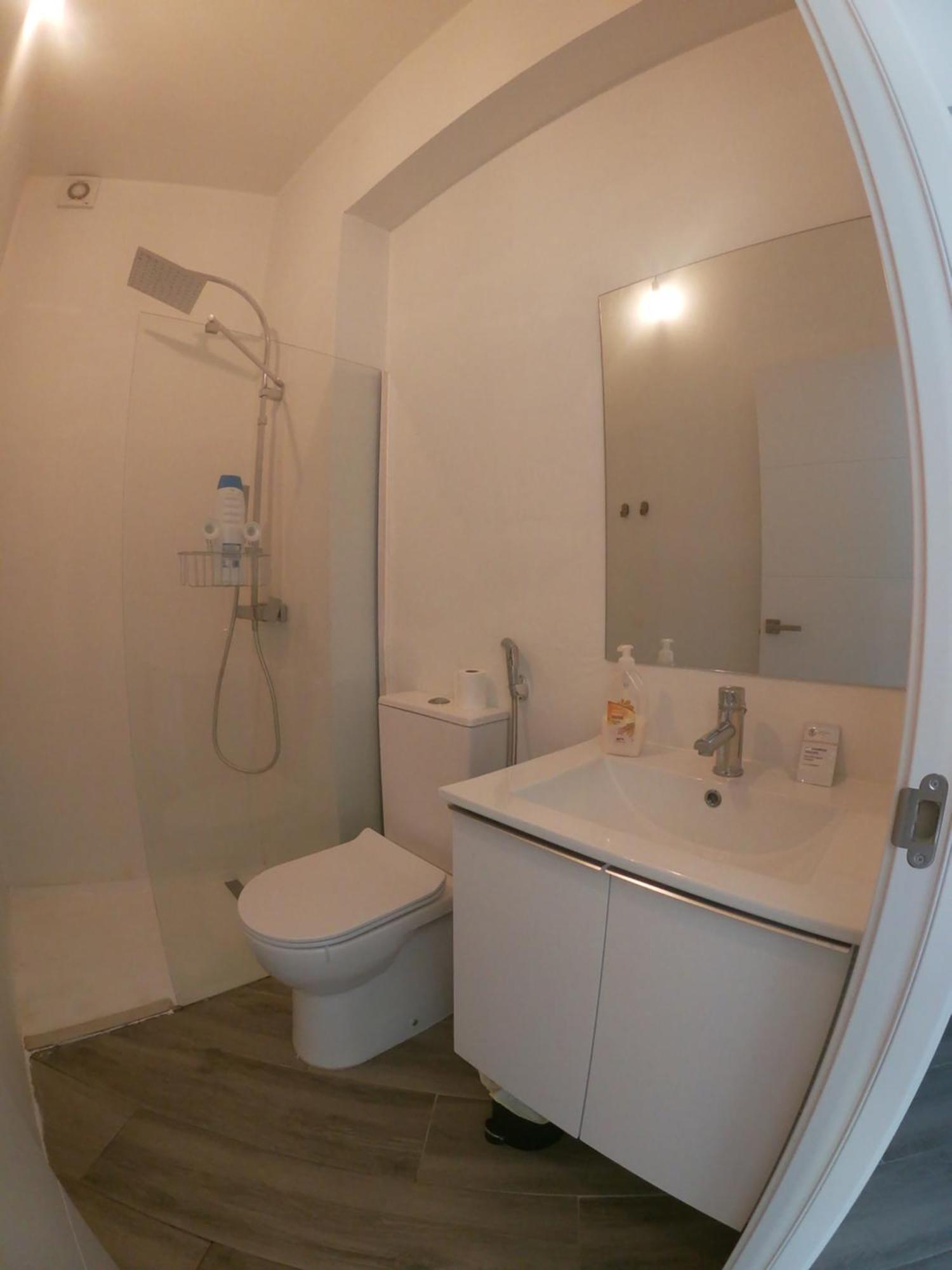 Room With Private Bathroom - Vivienda Vacacional Out Of Blue سانتا كروث ذي لا بال المظهر الخارجي الصورة
